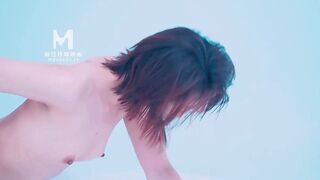 MD150-4 分手炮篇 疫情下的背德假期 約炮巧遇肉慾女友