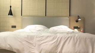 【小宝寻花】极品高颜值苗条妹子啪啪舌吻摸奶调情骑乘