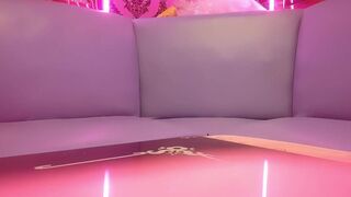 【探花唐先生】全网唯一商K达人，灯红酒绿歌声相伴，佳人纷至沓来，选中极品19岁嫩妹，美乳翘臀赶紧干