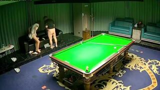 精神小妹台球女助教被大叔用500说服就直接开干了