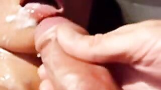 Quay tự chụp POV Anal và Facial Fun.