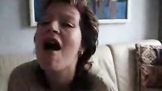 Mature Housewife Loves Oral Pleasure