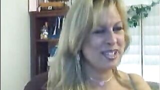 Naughty Mom Live on Webcam